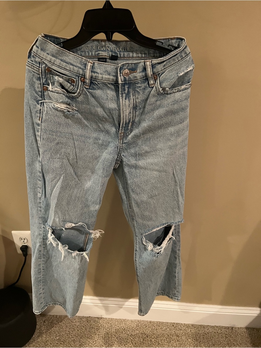 American Eagle Outfitters Light Wash Distressed Boyfriend Jeans